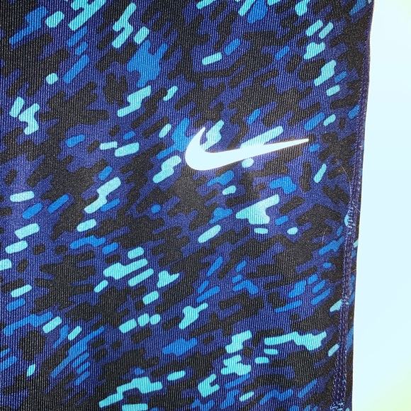 Nike Dri-Fit crop leggings - Picture 2 of 5